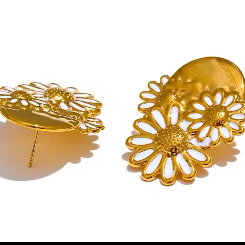 Gold Daisy Statement Earrings – Enamel Floral Drops | PVD Real Gold Plated - Picture 6 of 11